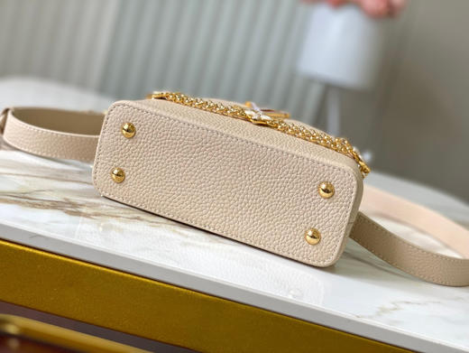 秋冬特惠💰1750 渠道级LV 新品 te级LV 动态芯片 M25461/M48865杏黄拼奶白珍珠花朵款 商品图8