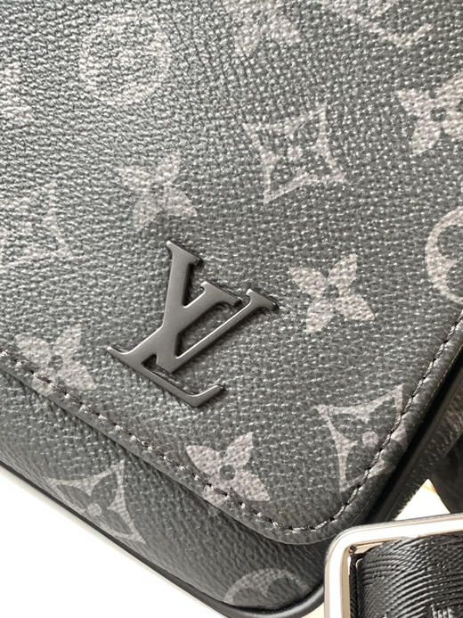 秋冬特惠💰1170 渠道级LV【全钢五金 MB163c01变码芯片】te级LV 全套包装 M46255黑花 本款 District 小号邮差包 商品图4