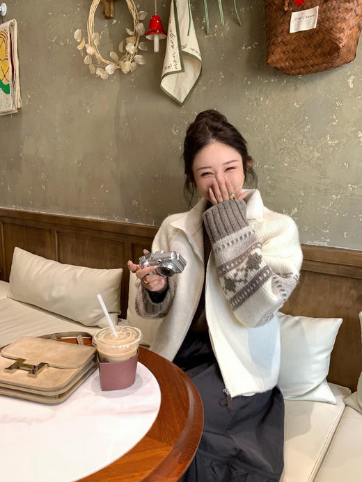 Read Nameless /羊驼毛费尔岛咖色外套 2025/11/124 商品图3