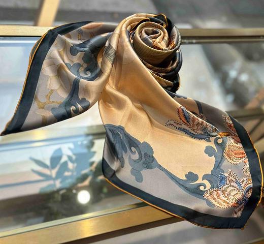 优品堂『繁花似锦』110×110桑蚕丝方巾 商品图4