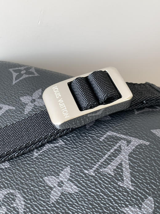 秋冬特惠💰1290 渠道级LV【全钢五金 MB163c01变码芯片】te级LV 全套包装 M30233黑花 OUTDOOR 小号邮差包 商品图5