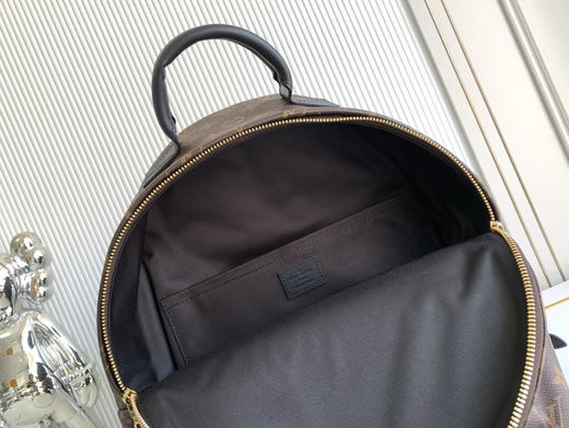 秋冬特惠💰1430 渠道级LV【全钢五金 变码芯片】te级LV 全套包装 M44874 本款 Palm Springs中号双肩包为实用背包 商品图7