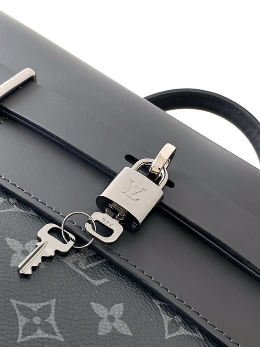 秋冬特惠💰1480 渠道级LV 【全钢五金 MB163c01变码芯片】te级LV 全套包装 M44052黑花 Louis Vuitton STEAMER 双肩包 商品图4