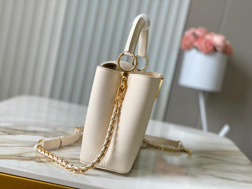 秋冬特惠💰1700 渠道级LV 新品 te级LV 动态芯片 M25611/M48865奶白蜥蜴贝母链条 本款手袋 商品图1