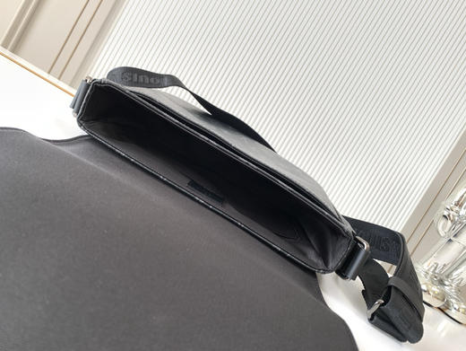 秋冬特惠💰1170 渠道级LV【全钢五金 MB163c01变码芯片】te级LV 全套包装 M46255黑花 本款 District 小号邮差包 商品图7