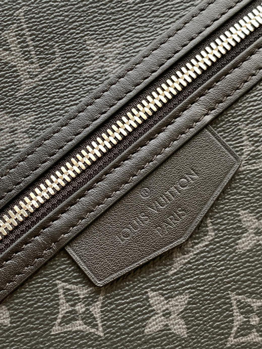 秋冬特惠💰1350 渠道级LV【全钢五金 MB163c01变码芯片】te级LV 全套包装 M14020黑花 本款 Discovery Slim 双肩包 商品图4