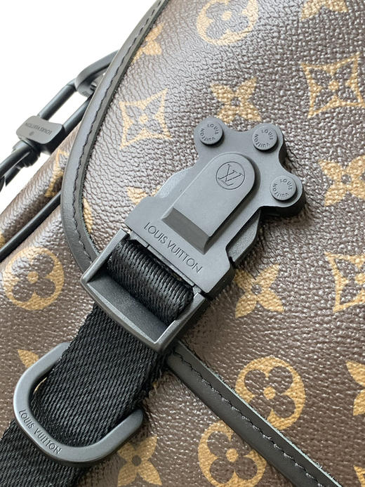 秋冬特惠💰1390 渠道级LV【全钢五金 MB163c01变码芯片】te级LV 全套包装 M46972老花 本款 LV Trail 邮差包 商品图5