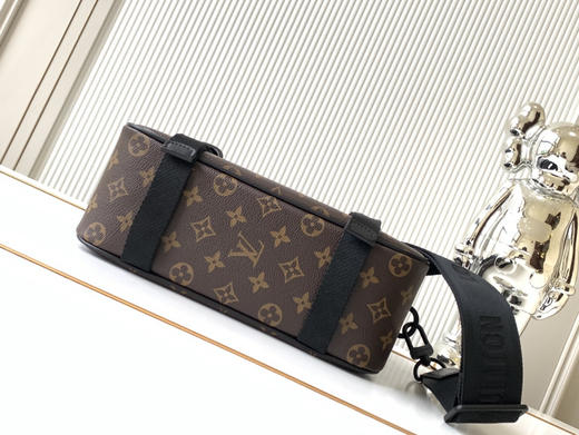 秋冬特惠💰1390 渠道级LV【全钢五金 MB163c01变码芯片】te级LV 全套包装 M46972老花 本款 LV Trail 邮差包 商品图3