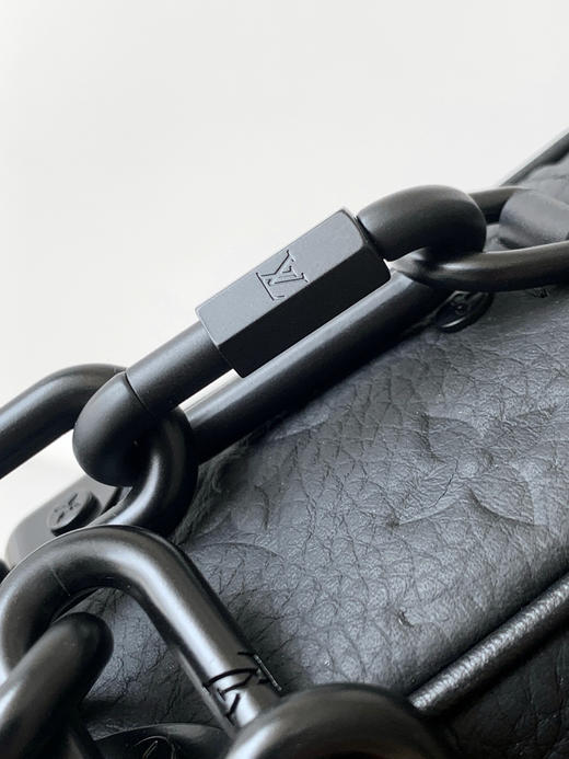 秋冬特惠💰1400 渠道级LV【全钢五金 MB163c01变码芯片】te级LV 全套包装 M55702全皮压花 Soft Trunk 迷你手袋 商品图4