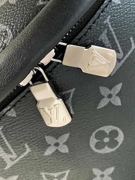 秋冬特惠💰1230 渠道级LV【全钢五金 MB163c01变码芯片】te级LV 全套包装 M46035黑花 此款Discovery腰包 商品图6