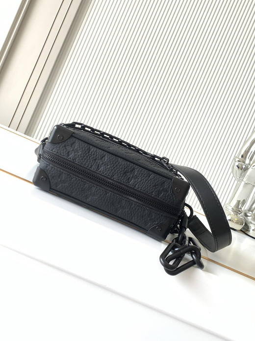 秋冬特惠💰1400 渠道级LV【全钢五金 MB163c01变码芯片】te级LV 全套包装 M55702全皮压花 Soft Trunk 迷你手袋 商品图6