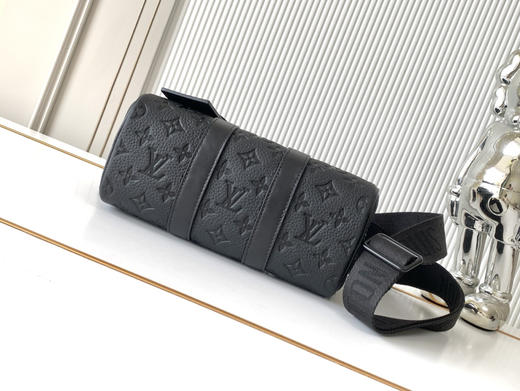 秋冬特惠💰1290 渠道级LV【全钢五金 MB163c01变码芯片】te级LV 全套包装 M20900压花黑 Keepall 系列 商品图3