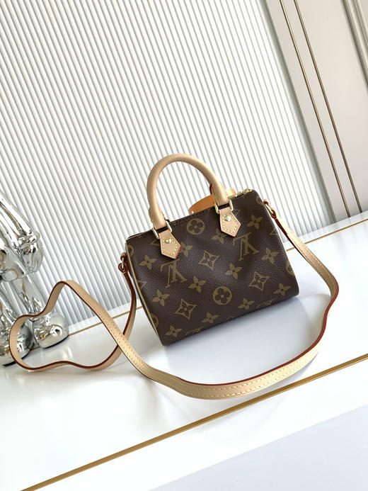 秋冬特惠💰980 渠道级LV【全钢五金 变码芯片】te级LV 全套包装 M61252老花 手袋 商品图2