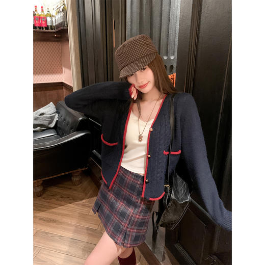 <曾小咸推荐> 现货秒杀！微信超特价！撞色边v领毛衣开衫 日常189.99 立减90 秒杀99.99！格子裙秒杀69.99！ 商品图4