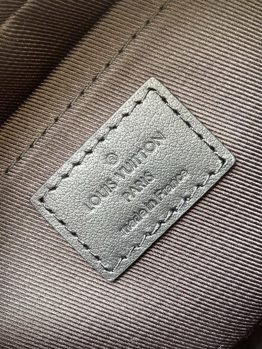 秋冬特惠💰1400 渠道级LV【全钢五金 MB163c01变码芯片】te级LV 全套包装 M55702全皮压花 Soft Trunk 迷你手袋 商品图8