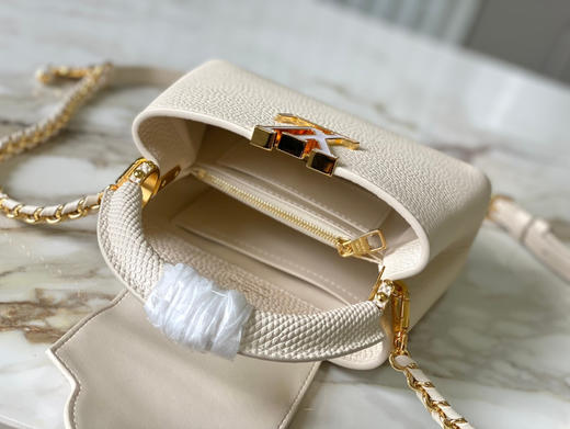 秋冬特惠💰1600 渠道级LV 新品 te级LV 动态芯片 M25611/M48865奶白蜥蜴贝母链条 本款手袋 商品图5