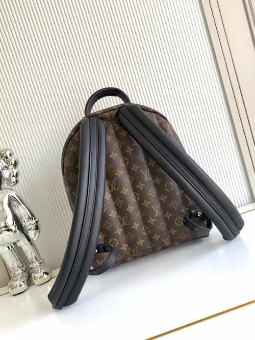 秋冬特惠💰1430 渠道级LV【全钢五金 变码芯片】te级LV 全套包装 M44874 本款 Palm Springs中号双肩包为实用背包 商品图2