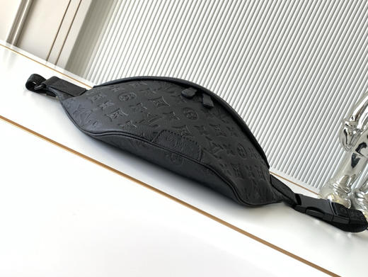 秋冬特惠💰1330 渠道级LV【全钢五金 MB163c01变码芯片】te级LV 全套包装 M46036黑色压花 本款 Discovery 腰包 商品图3