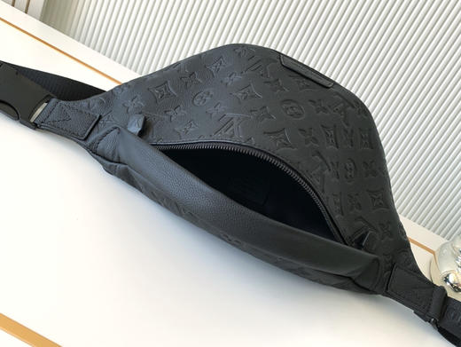 秋冬特惠💰1330 渠道级LV【全钢五金 MB163c01变码芯片】te级LV 全套包装 M46036黑色压花 本款 Discovery 腰包 商品图7