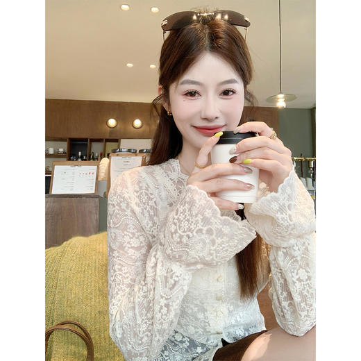 <曾小咸推荐>V领开衫蕾丝长袖打底衫 商品图1