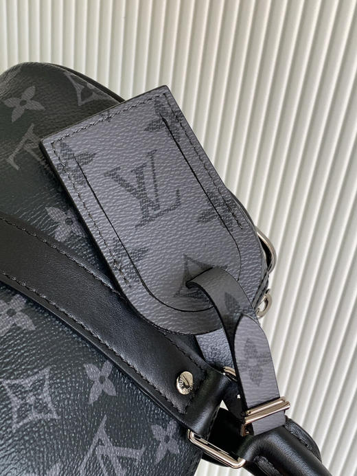 秋冬特惠💰1250 渠道级LV【全钢五金 原厂皮MB163c01变码芯片】te级LV 全套包装 M46271黑花 本款Keepall 25 手袋 商品图4