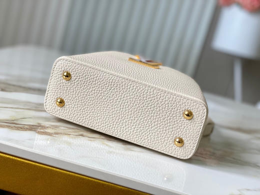 秋冬特惠💰1600 渠道级LV 新品 te级LV 动态芯片 M25611/M48865奶白蜥蜴贝母链条 本款手袋 商品图8