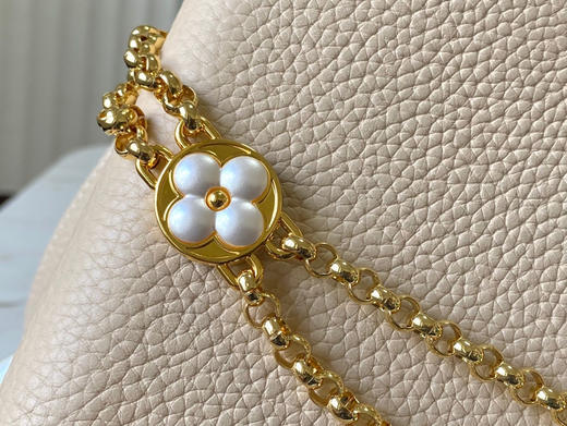 秋冬特惠💰1850 渠道级LV 新品 te级LV 动态芯片 M25461/M48865杏黄拼奶白珍珠花朵款 商品图4