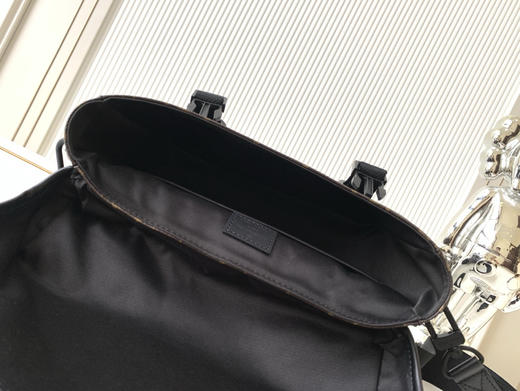 秋冬特惠💰1390 渠道级LV【全钢五金 MB163c01变码芯片】te级LV 全套包装 M46972老花 本款 LV Trail 邮差包 商品图7