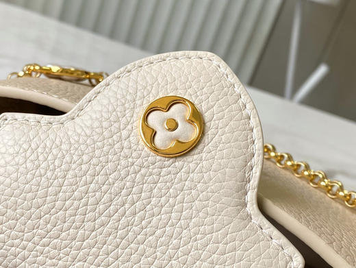 秋冬特惠💰1750 渠道级LV 新品 te级LV 动态芯片 M25461/M48865杏黄拼奶白珍珠花朵款 商品图6