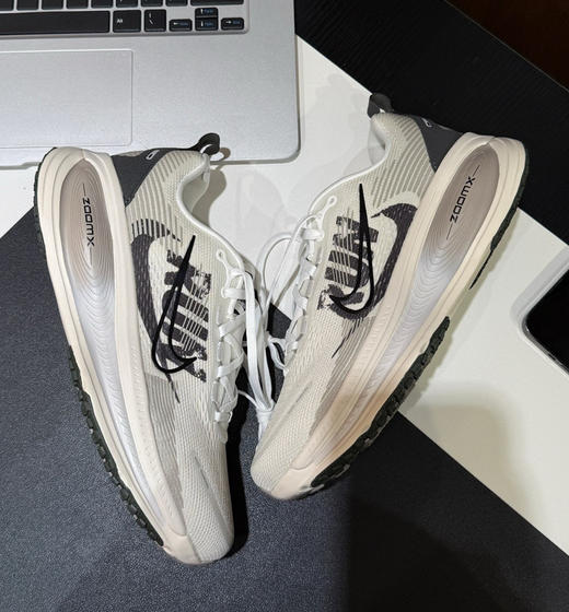 原装𝐕𝐨𝐦𝐞𝐫𝐨𝟏𝟖顶级缓震跑鞋运动鞋101506 商品图4