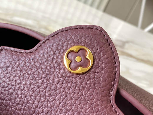 秋冬特惠💰1530 渠道级LV 新品 te级LV 动态芯片 M25893/M48865酒红链条款 此款Capucines 手袋 商品图6