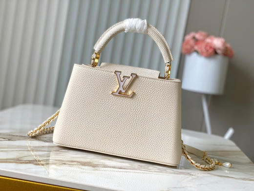 秋冬特惠💰1700 渠道级LV 新品 te级LV 动态芯片 M25611/M48865奶白蜥蜴贝母链条 本款手袋 商品图0