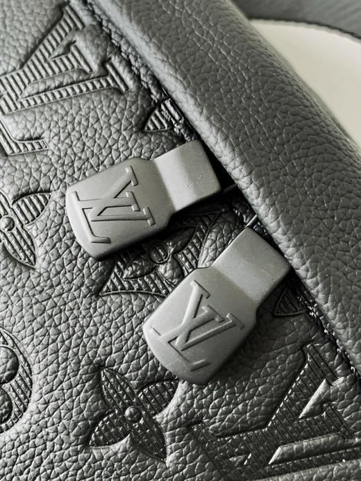 秋冬特惠💰1330 渠道级LV【全钢五金 MB163c01变码芯片】te级LV 全套包装 M46036黑色压花 本款 Discovery 腰包 商品图5