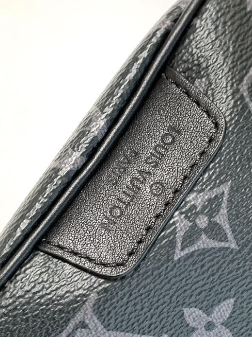 秋冬特惠💰1230 渠道级LV【全钢五金 MB163c01变码芯片】te级LV 全套包装 M46035黑花 此款Discovery腰包 商品图4