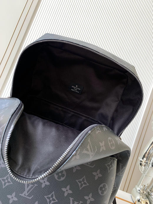 秋冬特惠💰1450 渠道级LV【全钢五金 MB163c01变码芯片】te级LV 全套包装 M43186黑花 风格休闲而精致，此款Apollo双肩包 商品图7