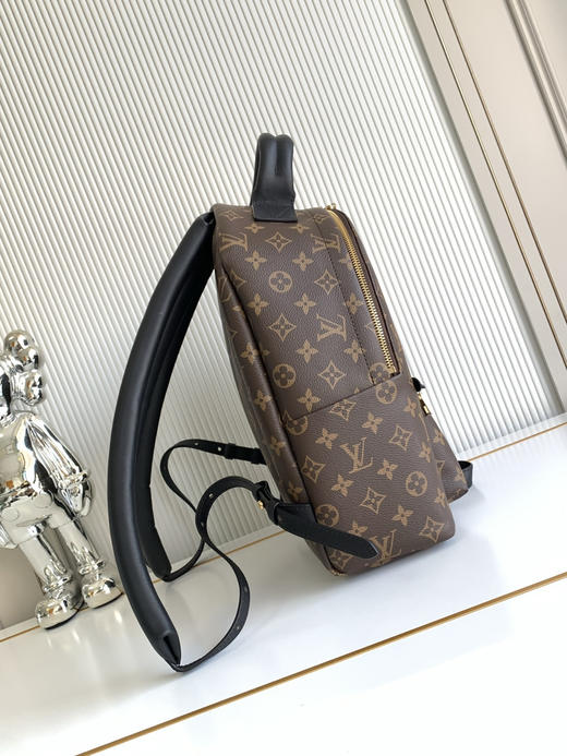 秋冬特惠💰1430 渠道级LV【全钢五金 变码芯片】te级LV 全套包装 M44874 本款 Palm Springs中号双肩包为实用背包 商品图1