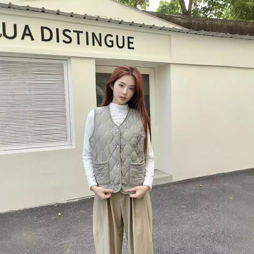 小香风高级感绗缝马夹纽扣款秋冬防风防寒保暖马甲女外穿休闲运动 商品图3