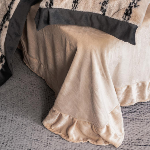 【一套约10斤重】2025新款轻奢仿兔兔绒四件套 不掉毛牛奶绒保暖套件 商品图8