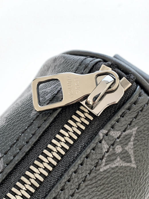 秋冬特惠💰1230 渠道级LV【全钢五金 MB163c01变码芯片】te级LV 全套包装 M45947黑花 本款手袋 商品图6