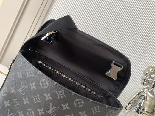 秋冬特惠💰1360 渠道级LV【全钢五金 MB163c01变码芯片】te级LV 全套包装 M40511黑花 以经典学院风格为设计灵感！这款Messenger MM Voyager中号邮差包 商品图8
