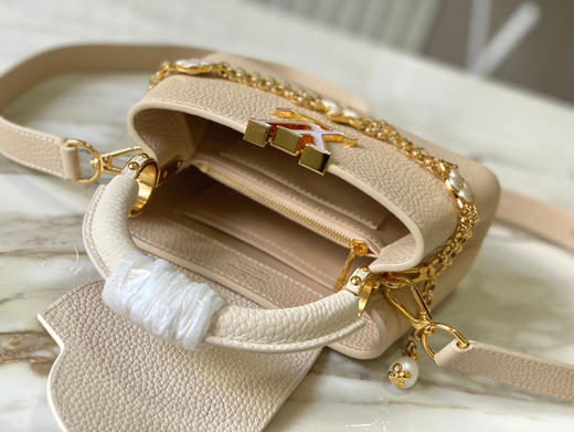 秋冬特惠💰1750 渠道级LV 新品 te级LV 动态芯片 M25461/M48865杏黄拼奶白珍珠花朵款 商品图5