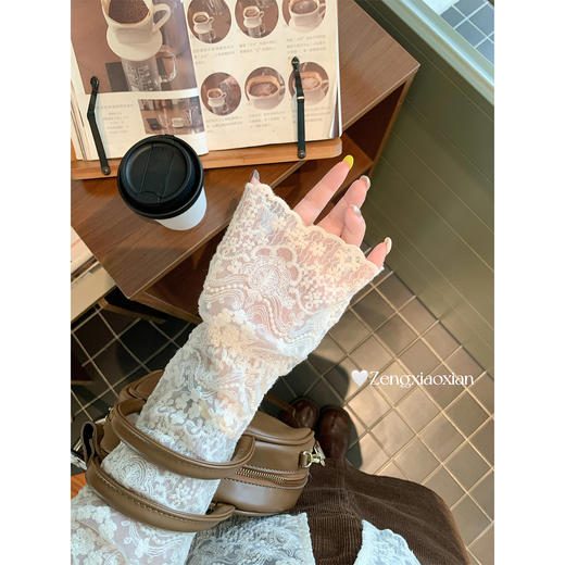 <曾小咸推荐>V领开衫蕾丝长袖打底衫 商品图3