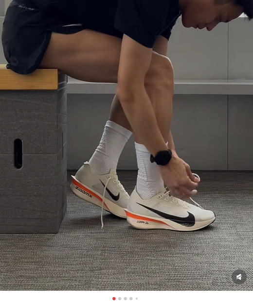 原装𝐕𝐨𝐦𝐞𝐫𝐨𝟏𝟖顶级缓震跑鞋运动鞋101506 商品图3