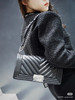 Chanel leboy 黑银 V纹 羊皮 中号 斜挎包 商品缩略图1