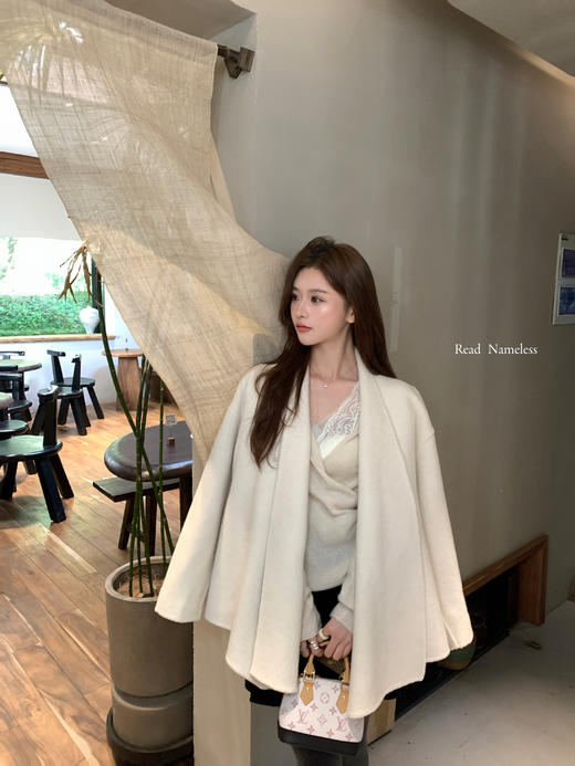 Read Nameless /100%白色山羊绒+黑色丝绒半裙+白色蕾丝胸垫背心 2025/11/24 商品图3