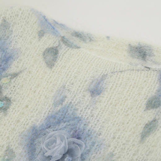 QH606斯尔丽25新款慵懒甜美软糯女人味立体花宽松显瘦上衣 商品图7