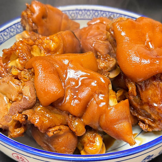 农家土猪猪蹄，鲜猪蹄，每周现杀，猪蹄中间的筋特别粗，真正的农家饲养，2.5斤/袋 商品图1