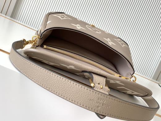 秋冬特惠💰1480 渠道级LV【全钢五金 MB163c01变码芯片】te级LV 全套包装 M46583大象灰 本款Diane手袋 商品图7