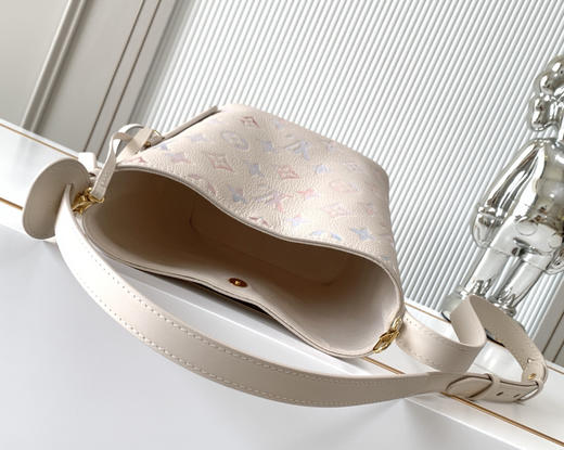 秋冬特惠💰1340 渠道级LV【全钢五金 MB163c01变码芯片】te级LV 全套包装 M25673渐变丝印 本款 All In BB 手袋 商品图8