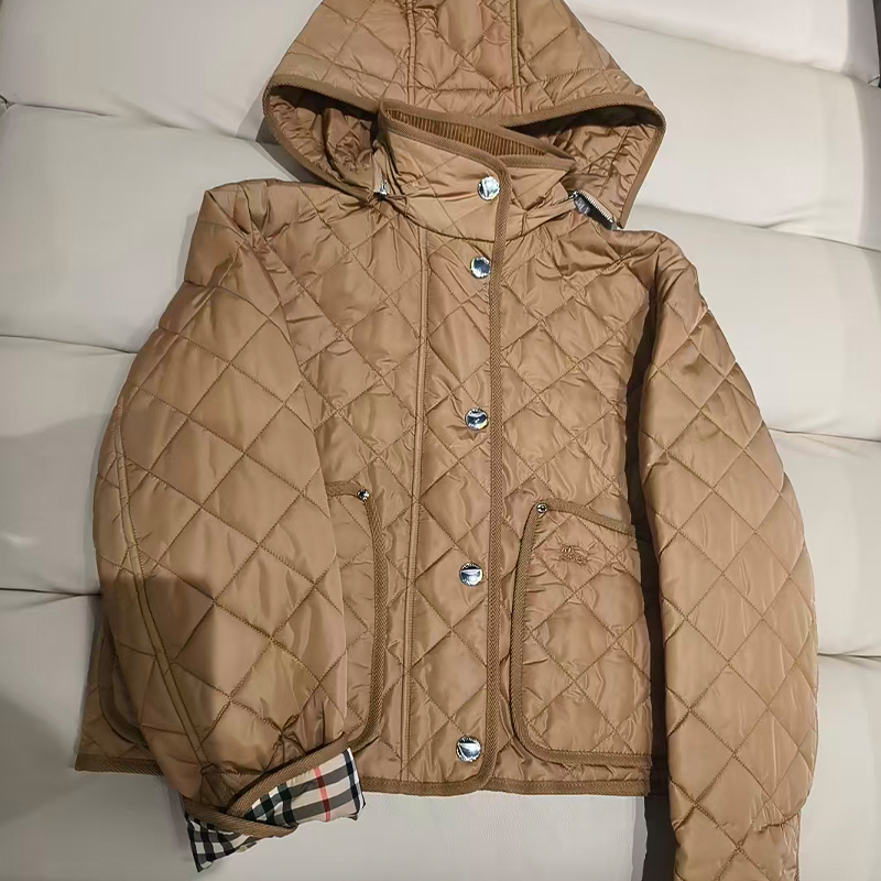 BURBERRY 巴宝莉 女士菱形绗缝尼龙短款外套棉服 驼色 8084151 A7026
